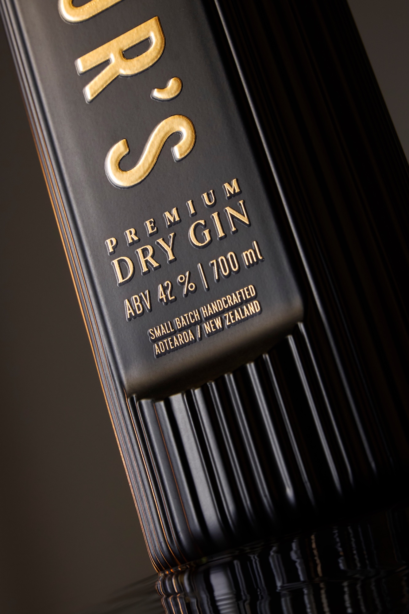 Premium Dry Gin serve